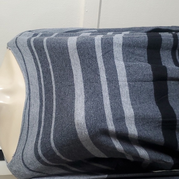 VINCE. Oversized Gray Striped Merino Wool Blend Sweater Size M - Picture 3 of 8